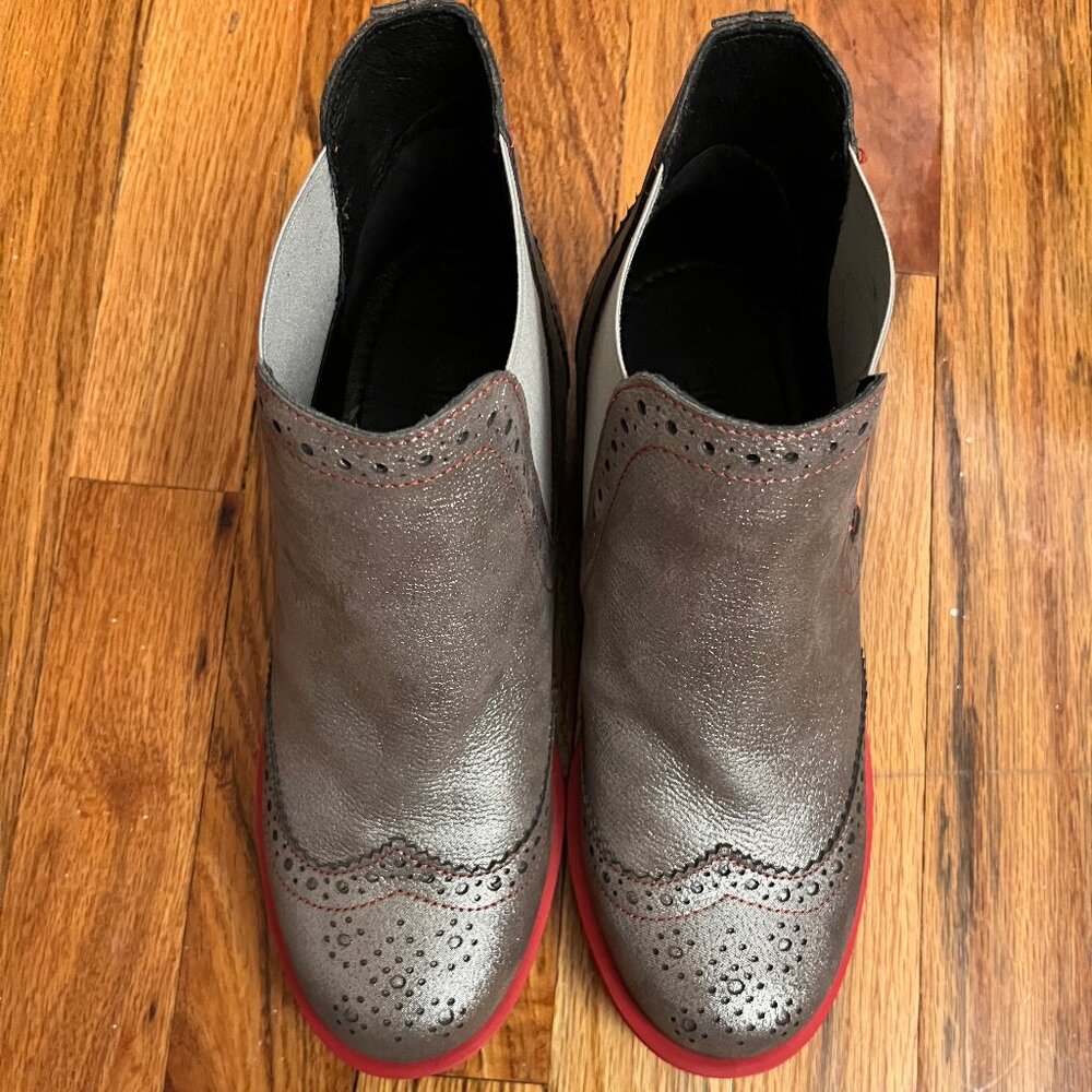 Girotti Chelsea Boot — Silver, Italian leather, handmade — size 6.5